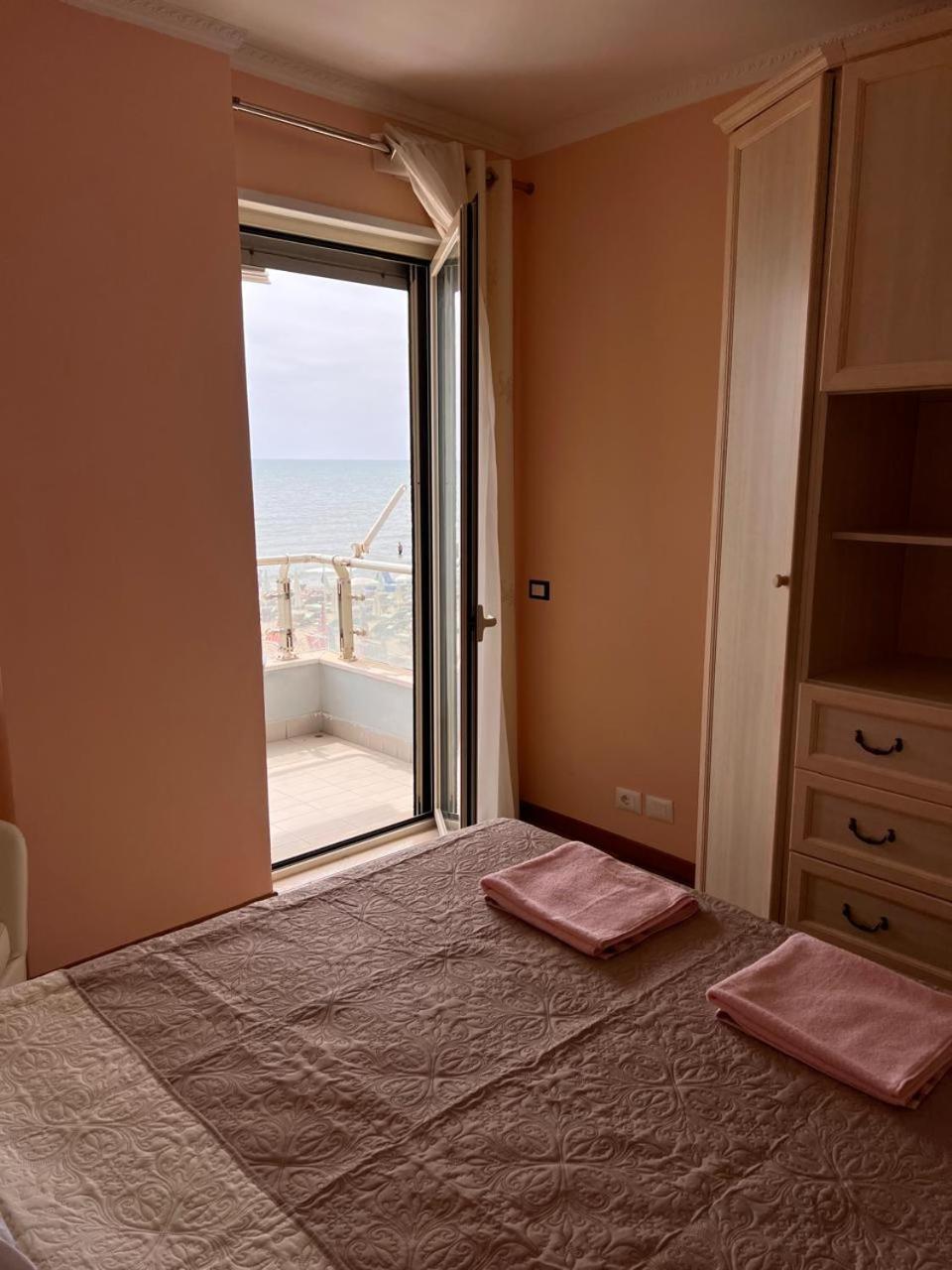 Sea View-Apartment On The Beach - Durrs2 Durrës Exterior foto